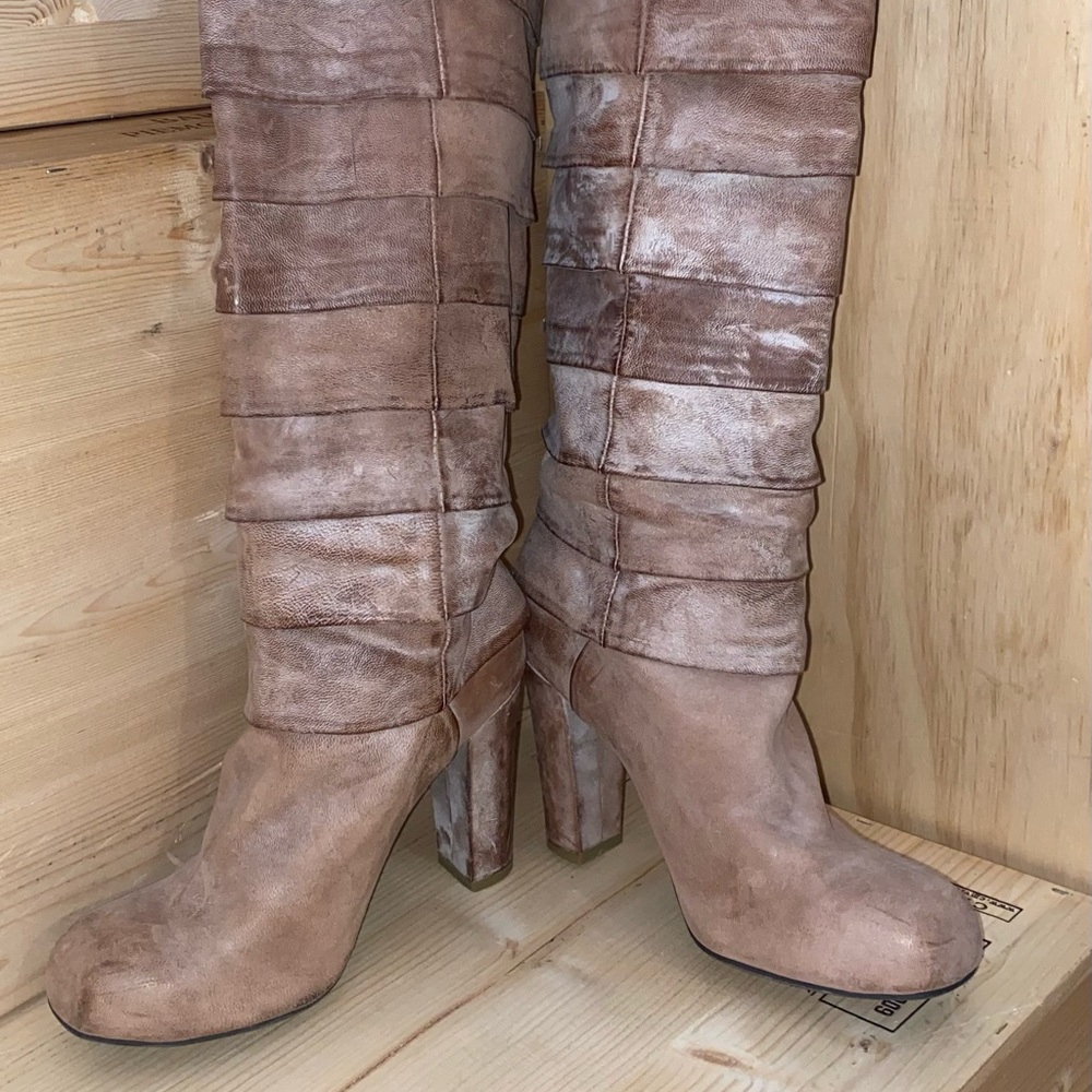 Fun pair of Jeffrey Campbell leather Boots